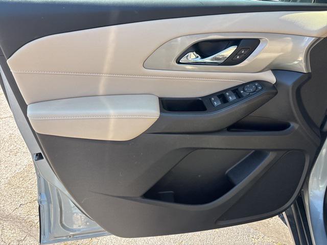 used 2023 Chevrolet Traverse car, priced at $24,807