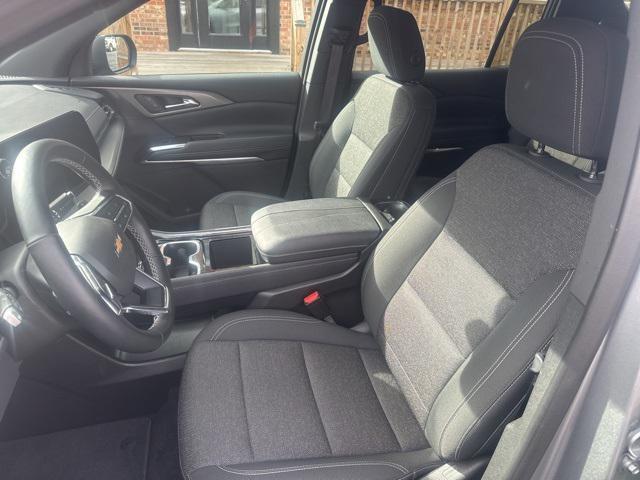 used 2025 Chevrolet Traverse car, priced at $37,899