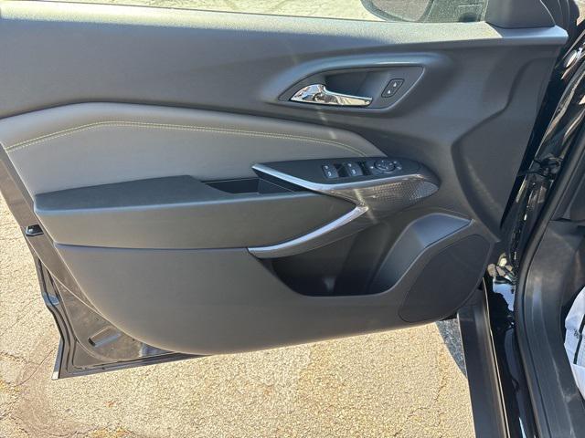 new 2025 Chevrolet Trax car, priced at $27,980