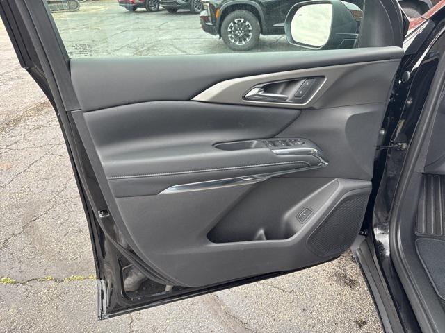 new 2025 Chevrolet Traverse car, priced at $42,445