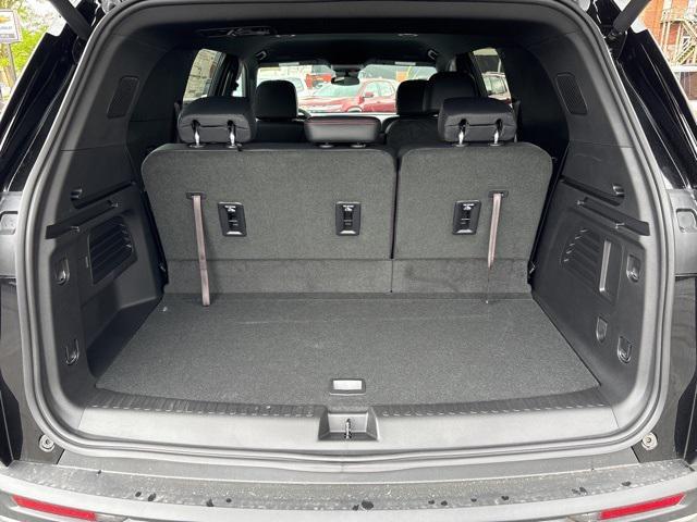 new 2025 Chevrolet Traverse car, priced at $50,145