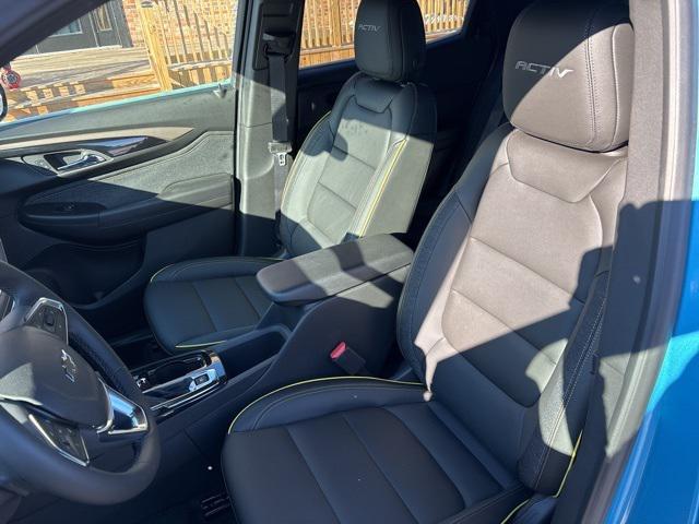 new 2025 Chevrolet TrailBlazer car, priced at $32,580