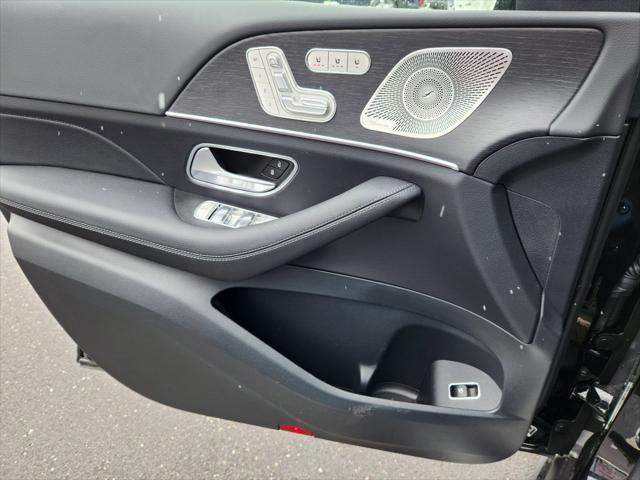 new 2025 Mercedes-Benz GLS 450 car, priced at $98,044