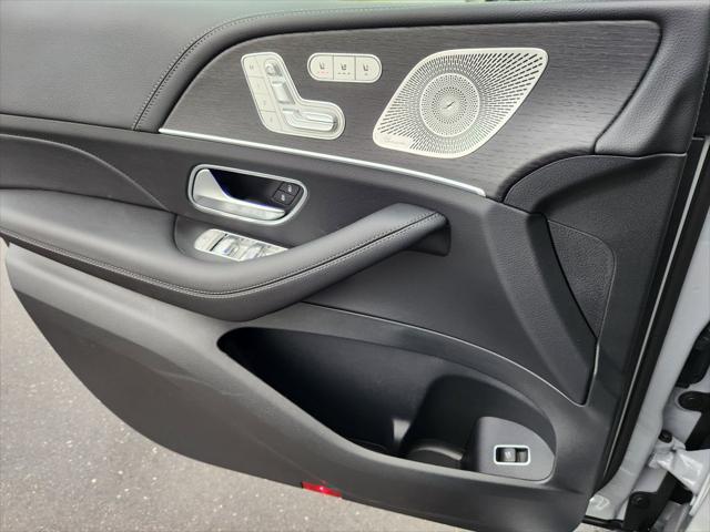 new 2025 Mercedes-Benz GLS 450 car, priced at $100,144
