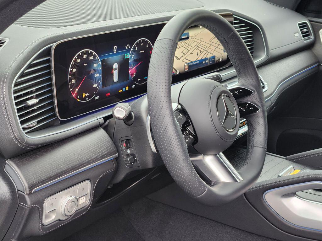 new 2025 Mercedes-Benz GLS 450 car, priced at $100,144