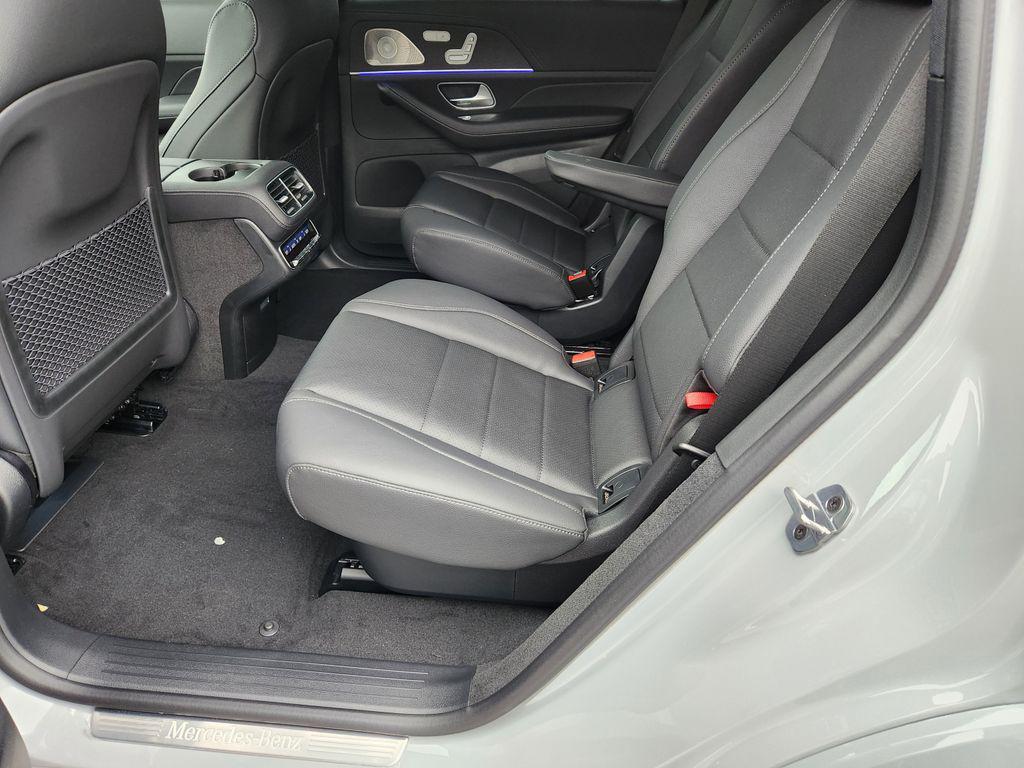 new 2025 Mercedes-Benz GLS 450 car, priced at $100,144