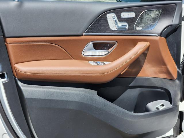 new 2025 Mercedes-Benz GLE 450 car, priced at $85,722