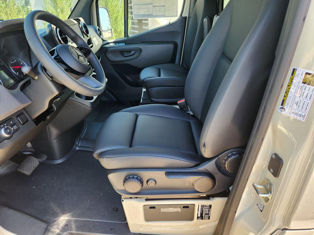 new 2025 Mercedes-Benz Sprinter 2500 car, priced at $68,886