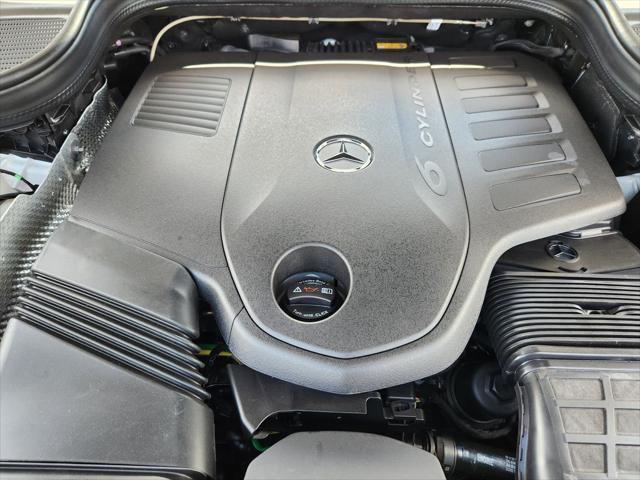 new 2025 Mercedes-Benz GLS 450 car, priced at $100,714