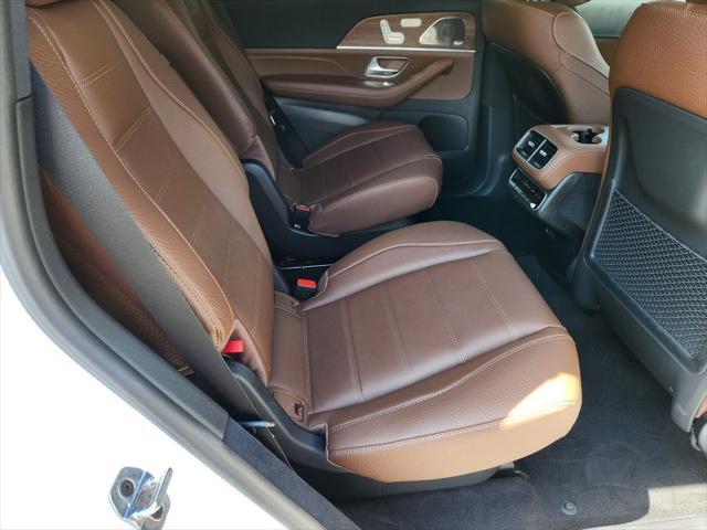 new 2025 Mercedes-Benz GLS 450 car, priced at $100,714