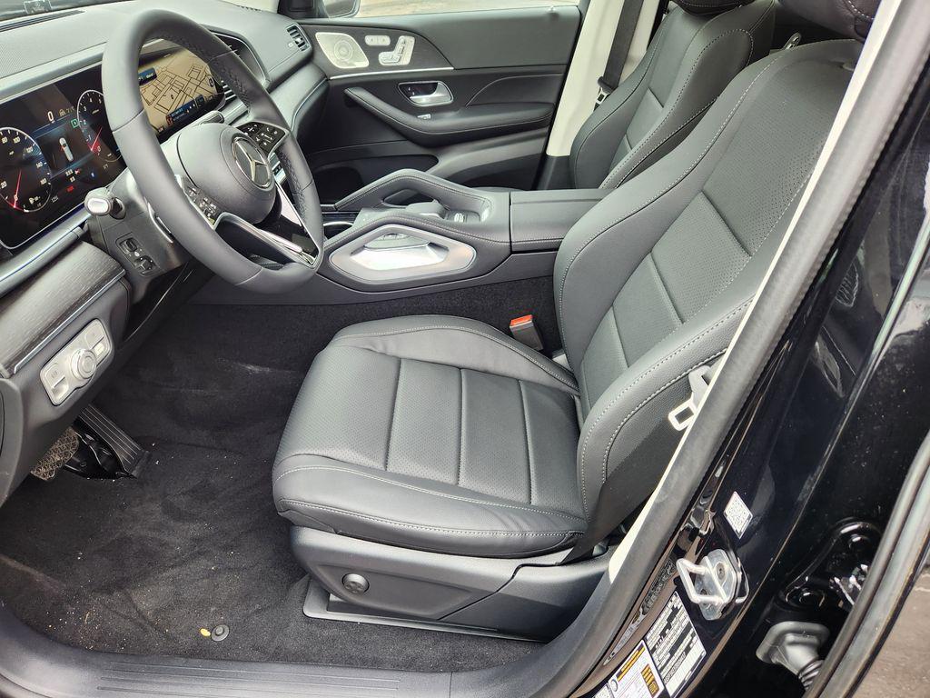 new 2026 Mercedes-Benz GLS 450 car, priced at $93,615