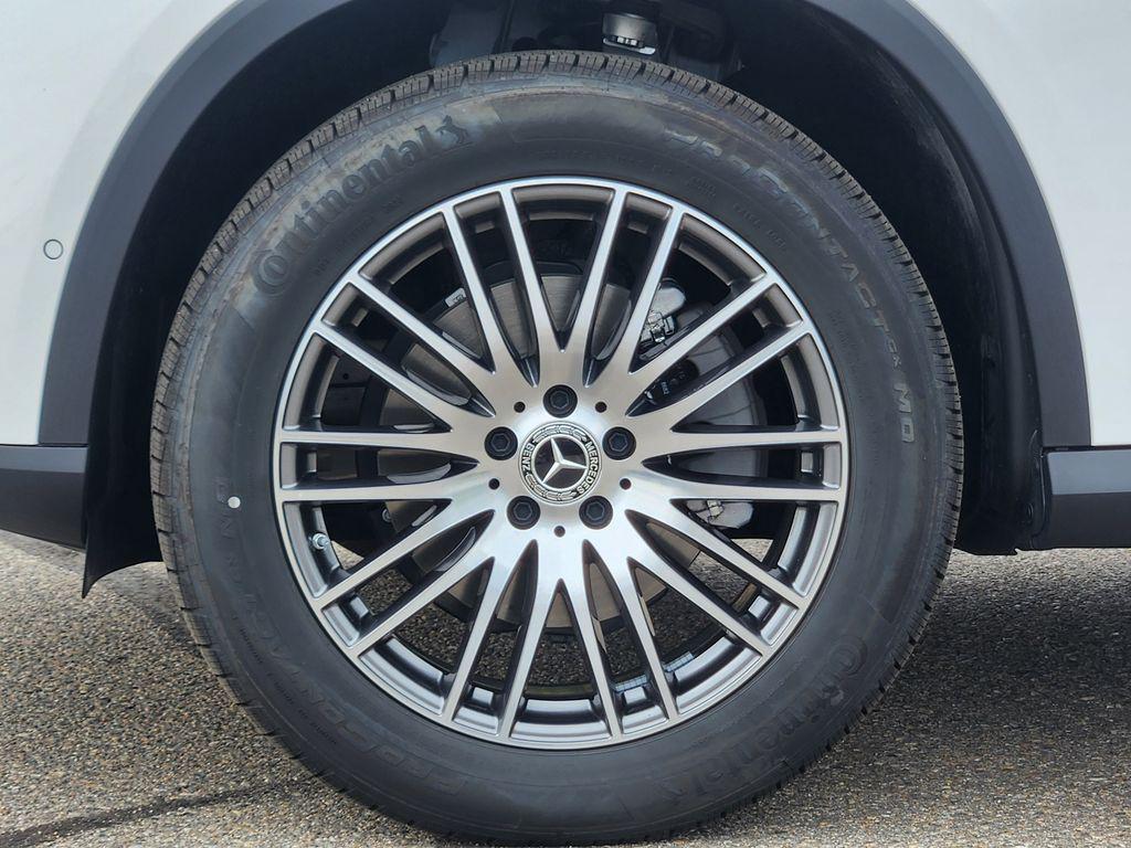 used 2025 Mercedes-Benz GLC 300 car, priced at $47,500