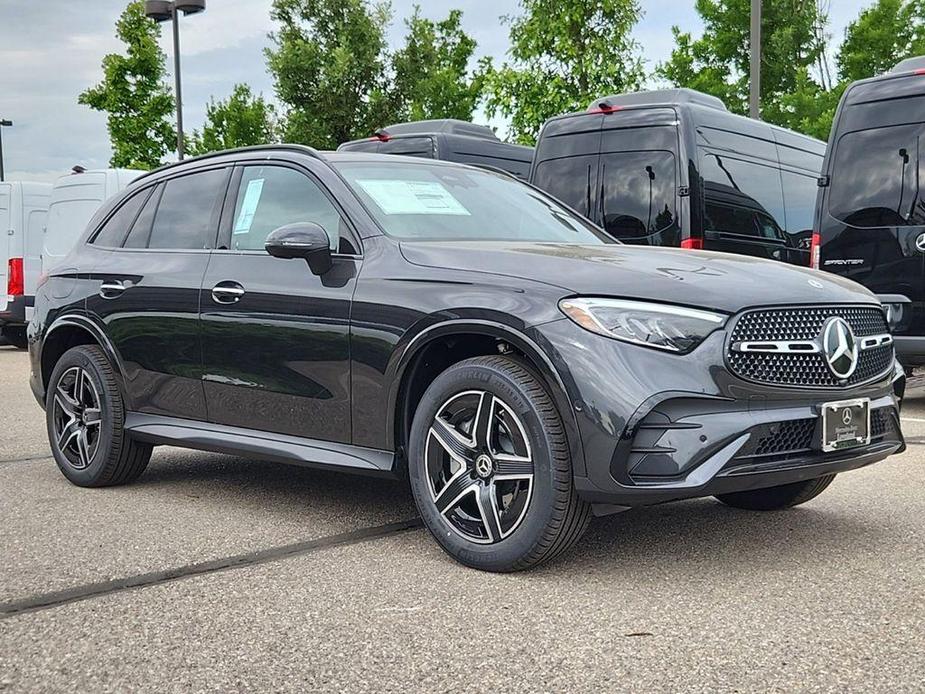 new 2024 Mercedes-Benz GLC 300 car