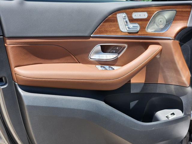 new 2025 Mercedes-Benz GLS 450 car, priced at $98,244