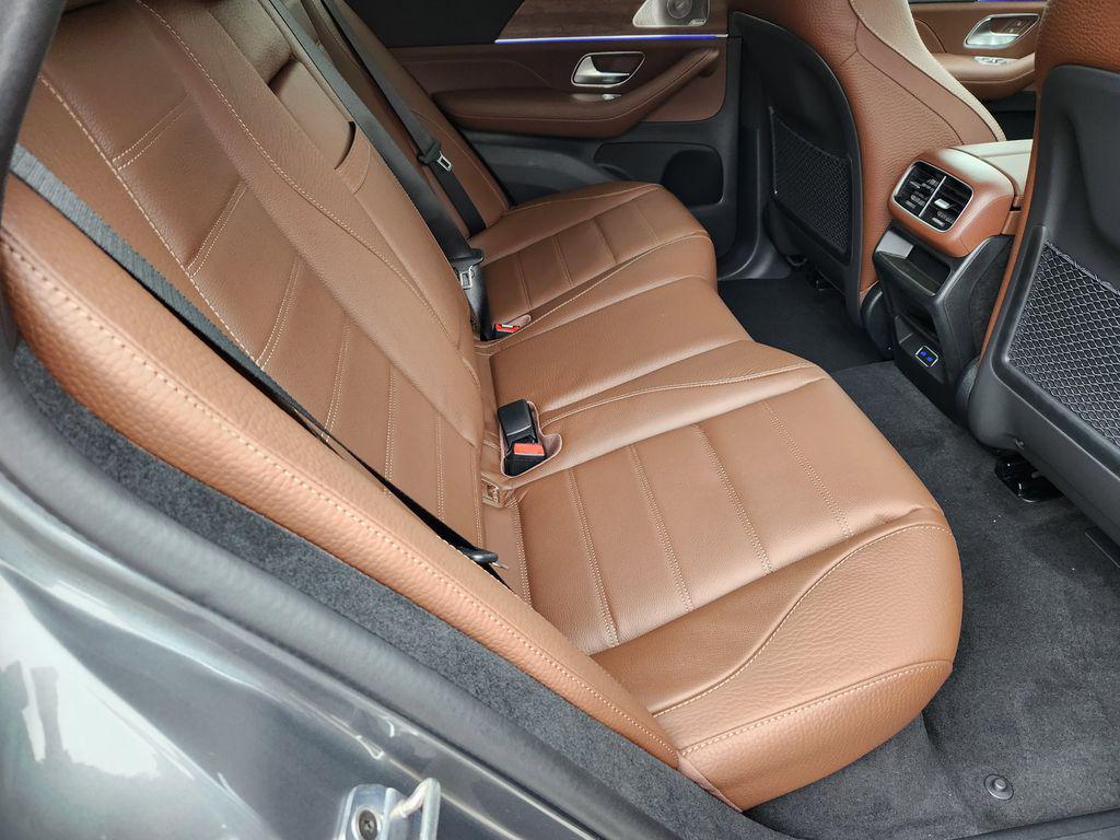 new 2026 Mercedes-Benz GLE 450 car, priced at $85,699