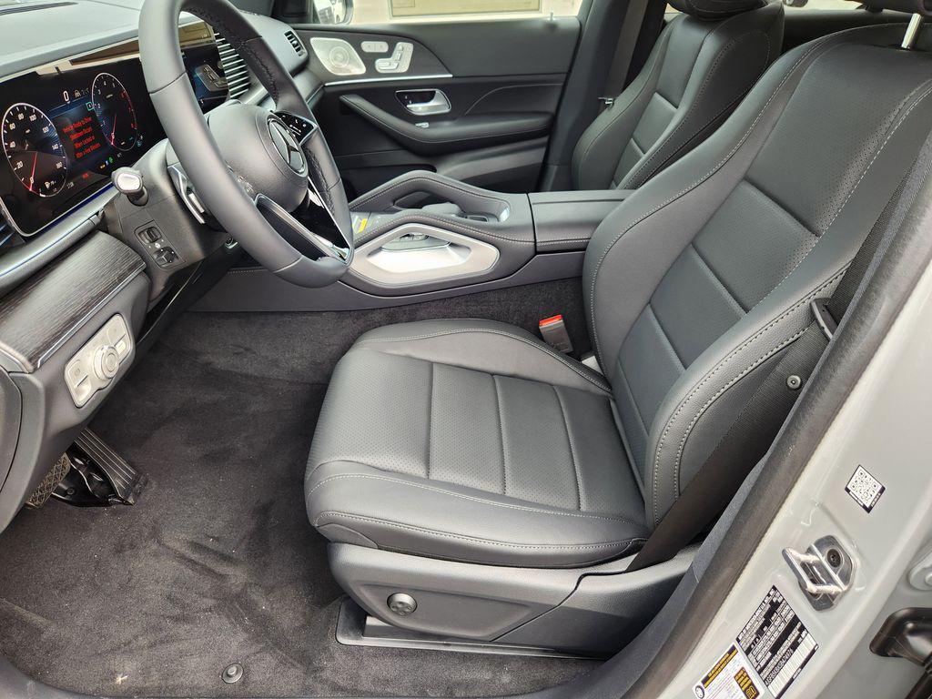 new 2025 Mercedes-Benz GLE 450 car, priced at $84,564