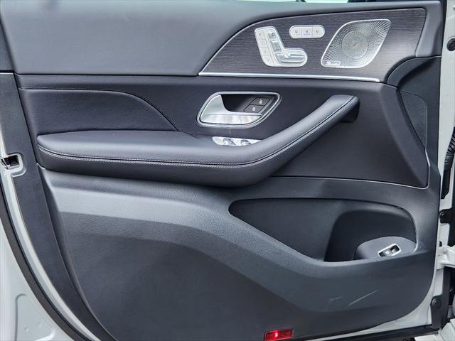new 2025 Mercedes-Benz GLE 450 car, priced at $84,564