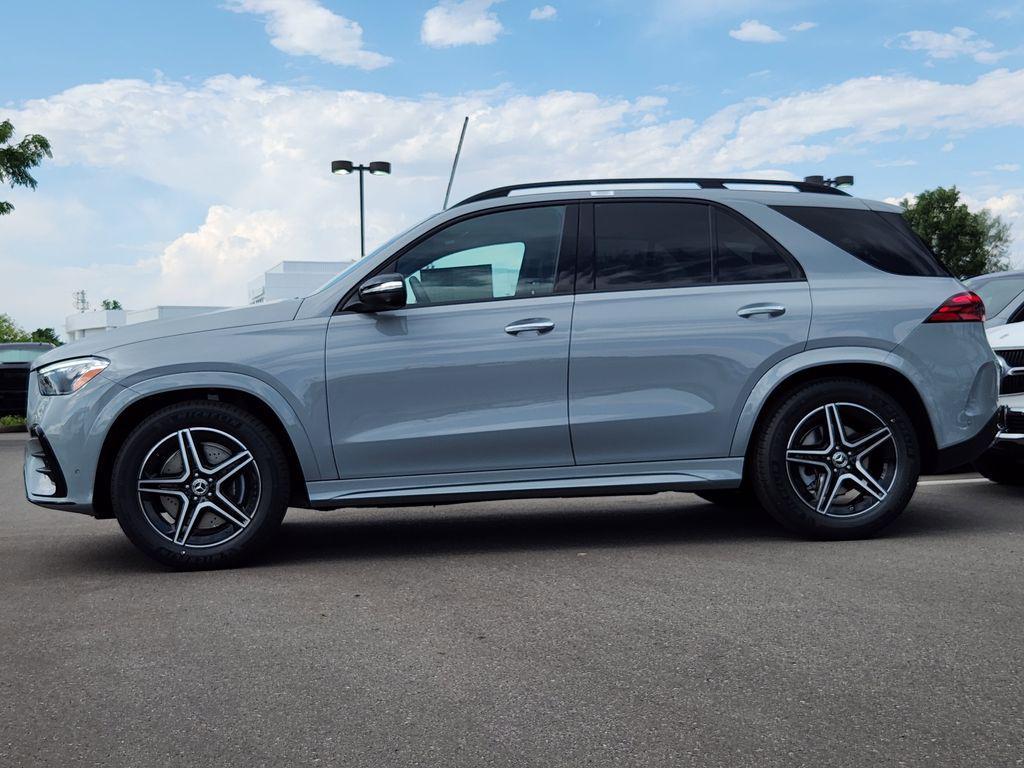 new 2025 Mercedes-Benz GLE 450 car, priced at $84,564