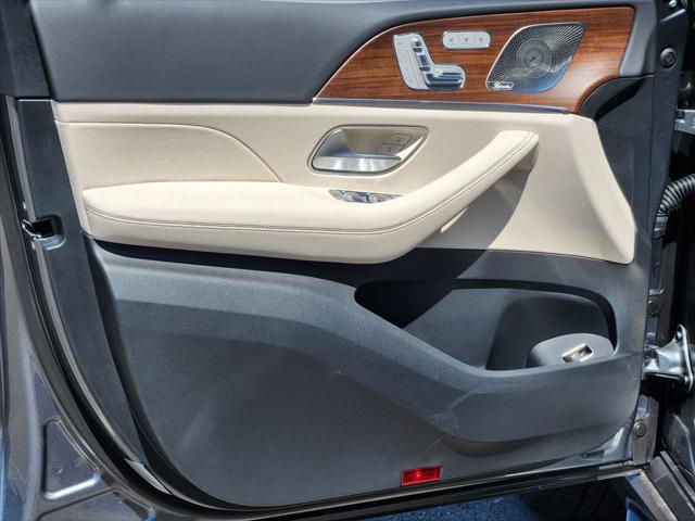 new 2025 Mercedes-Benz GLS 450 car, priced at $100,714