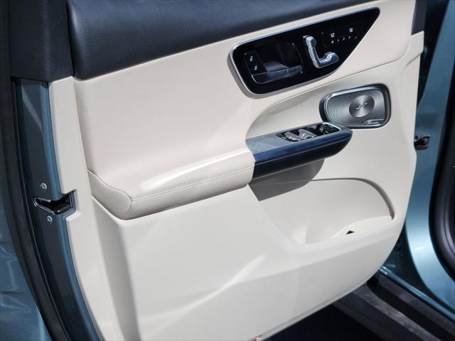 new 2025 Mercedes-Benz GLC 300 car, priced at $59,384