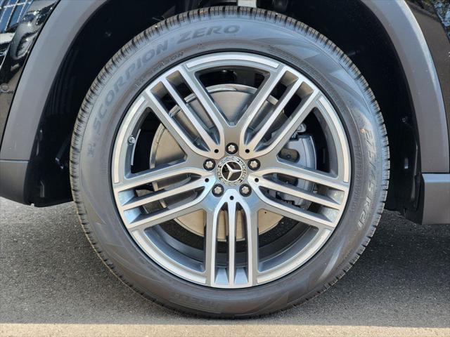 new 2025 Mercedes-Benz GLS 450 car, priced at $93,154
