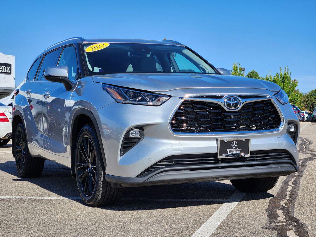 used 2022 Toyota Highlander car, priced at $38,999