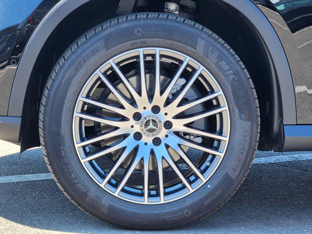 used 2025 Mercedes-Benz GLC 300 car, priced at $45,500