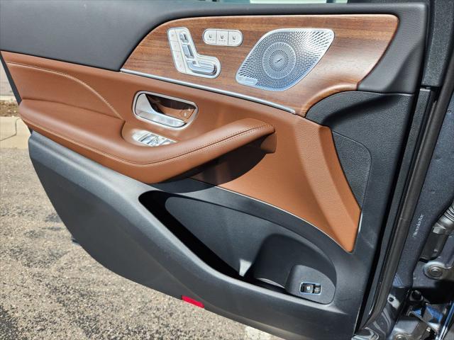 new 2025 Mercedes-Benz GLS 580 car, priced at $120,855