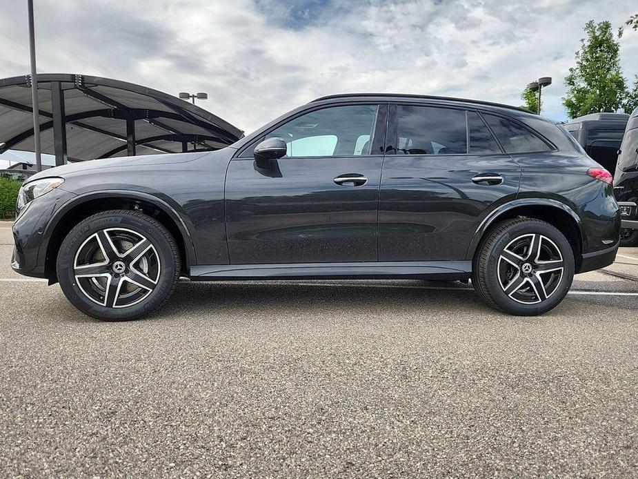 new 2024 Mercedes-Benz GLC 300 car