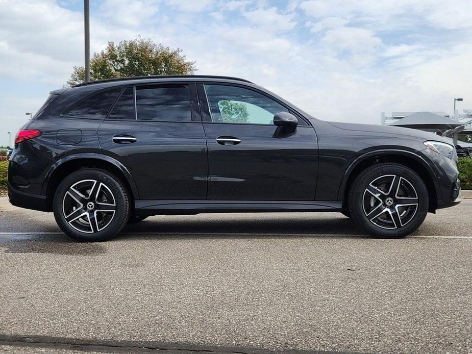 new 2024 Mercedes-Benz GLC 300 car