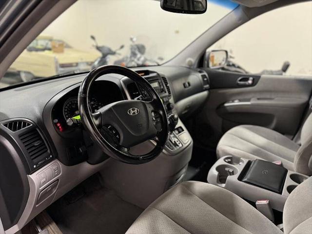 used 2007 Hyundai Entourage car, priced at $4,995