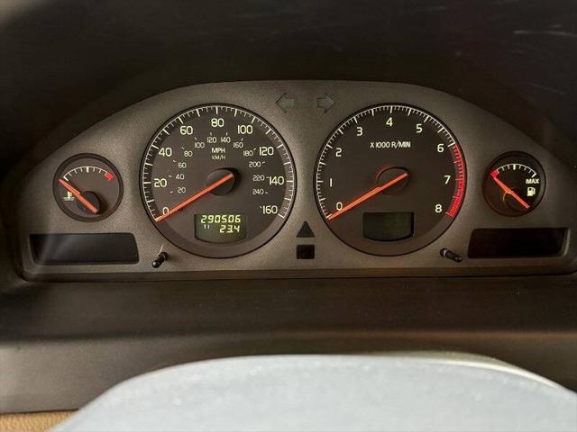 used 2002 Volvo V70 car, priced at $3,995