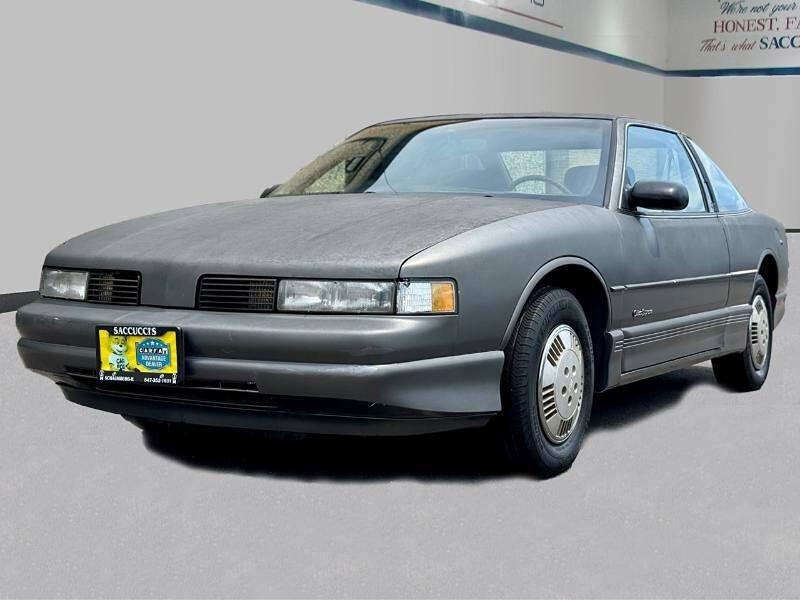 used 1990 Oldsmobile Cutlass Supreme car, priced at $5,495