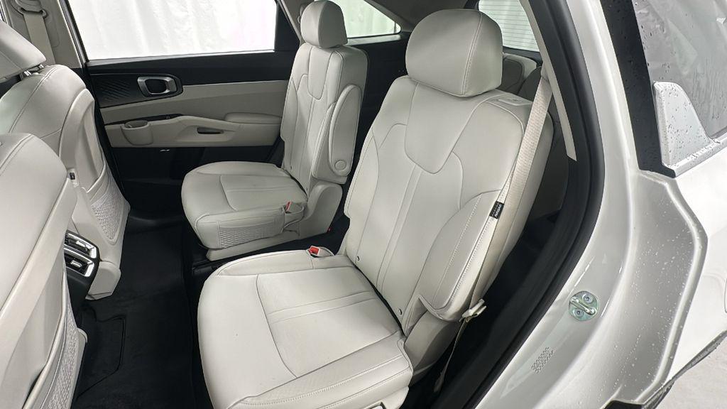 new 2026 Kia Sorento Hybrid car, priced at $40,978