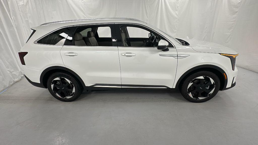 new 2026 Kia Sorento Hybrid car, priced at $40,978