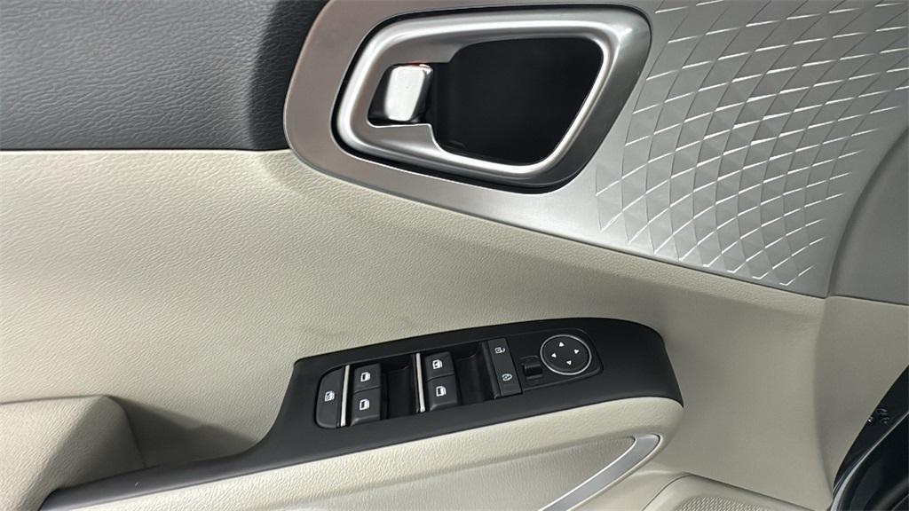 new 2025 Kia Soul car, priced at $20,490
