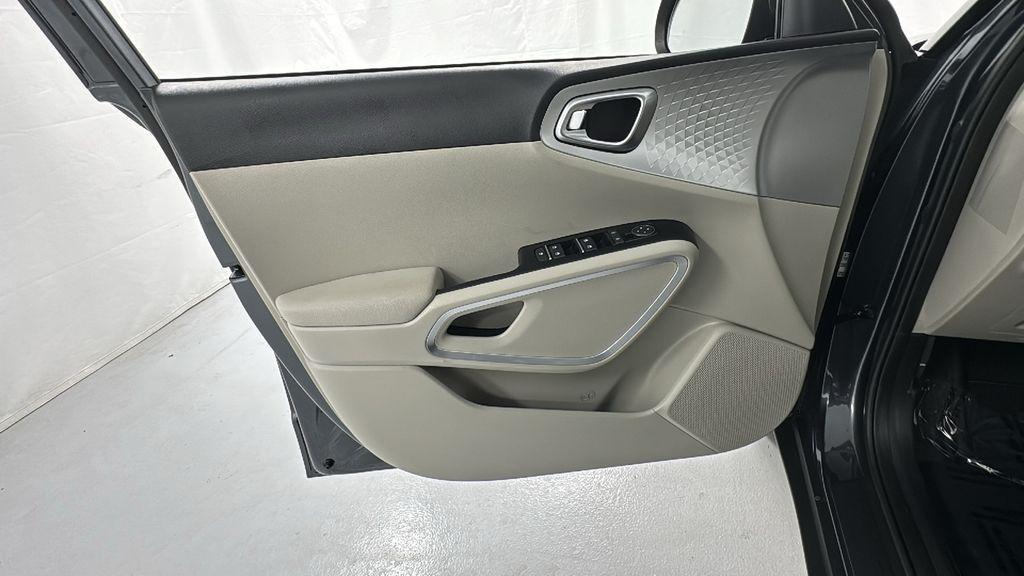 new 2025 Kia Soul car, priced at $19,098