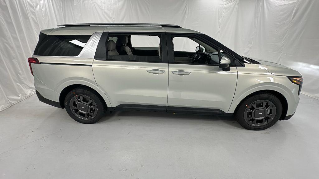 new 2026 Kia Carnival Hybrid car, priced at $40,887