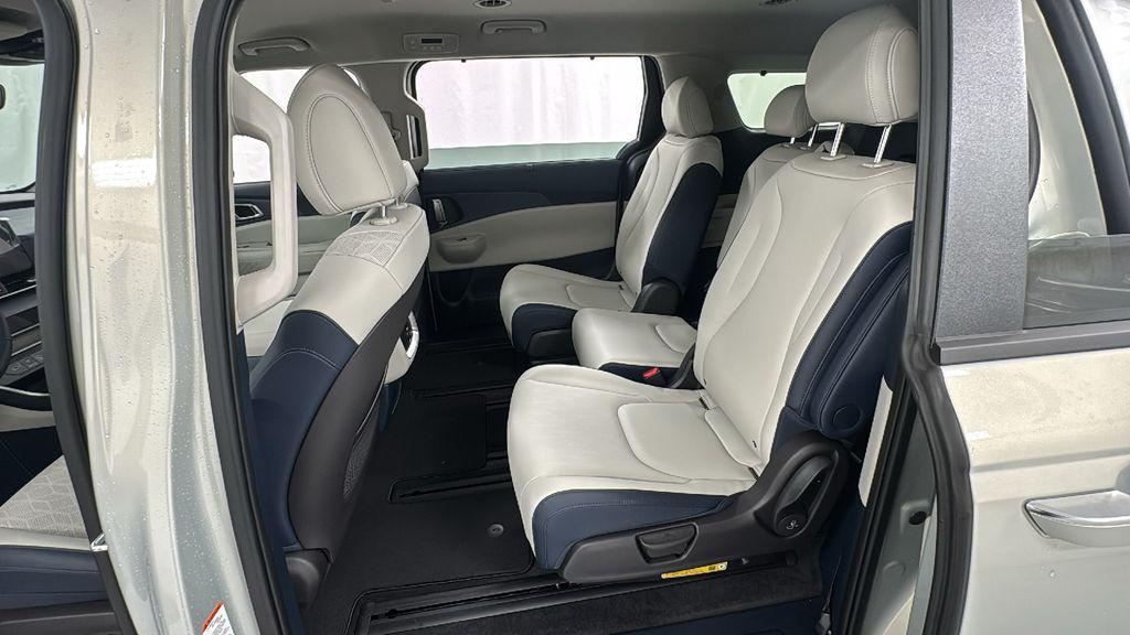 new 2026 Kia Carnival Hybrid car, priced at $40,887