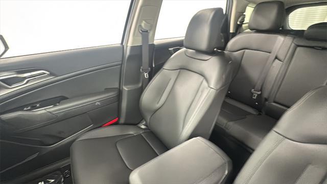 new 2025 Kia Sportage Hybrid car, priced at $28,538