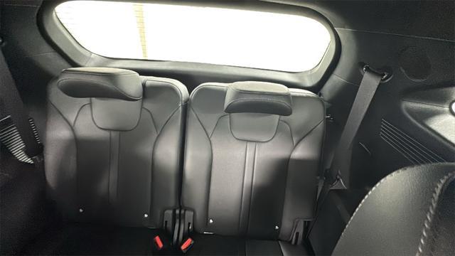 new 2025 Kia Sorento car, priced at $39,875