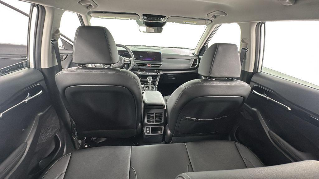 new 2026 Kia Seltos car, priced at $27,278