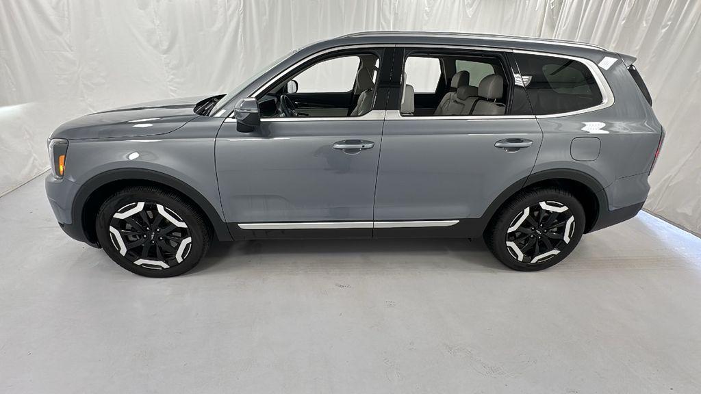 used 2025 Kia Telluride car, priced at $39,785