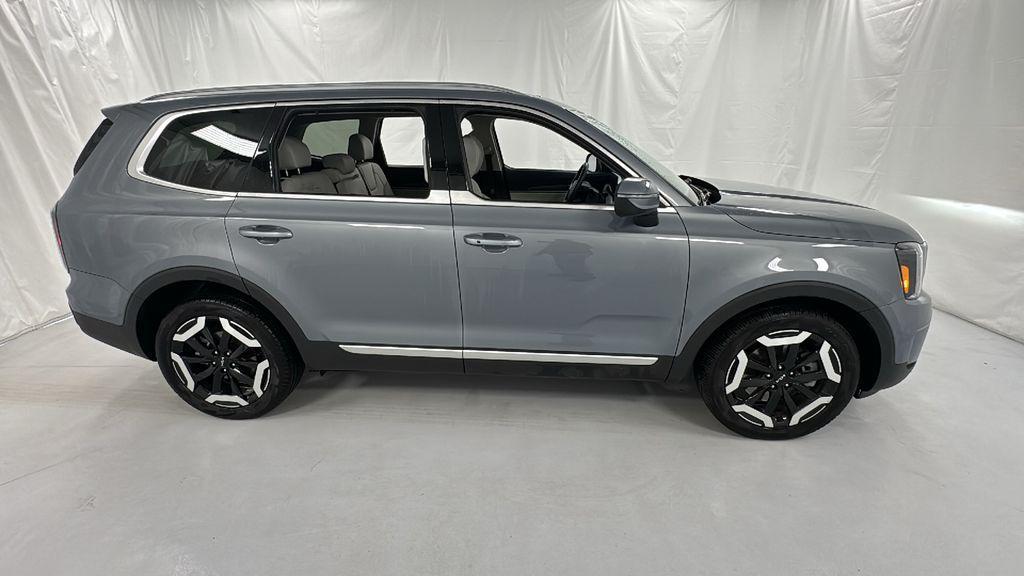 used 2025 Kia Telluride car, priced at $39,785