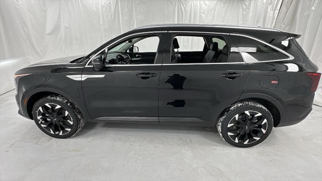 new 2025 Kia Sorento car, priced at $35,502