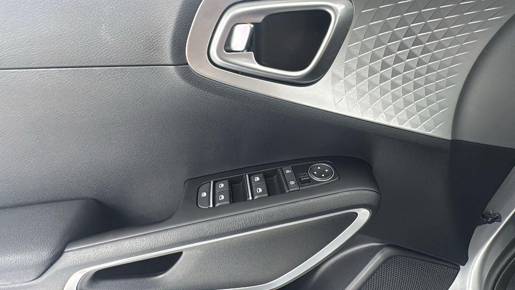 new 2025 Kia Soul car, priced at $19,287