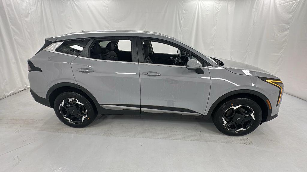 new 2026 Kia Sportage Hybrid car, priced at $32,012