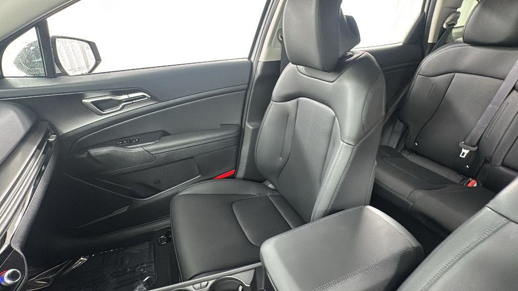 new 2026 Kia Sportage Hybrid car, priced at $32,012