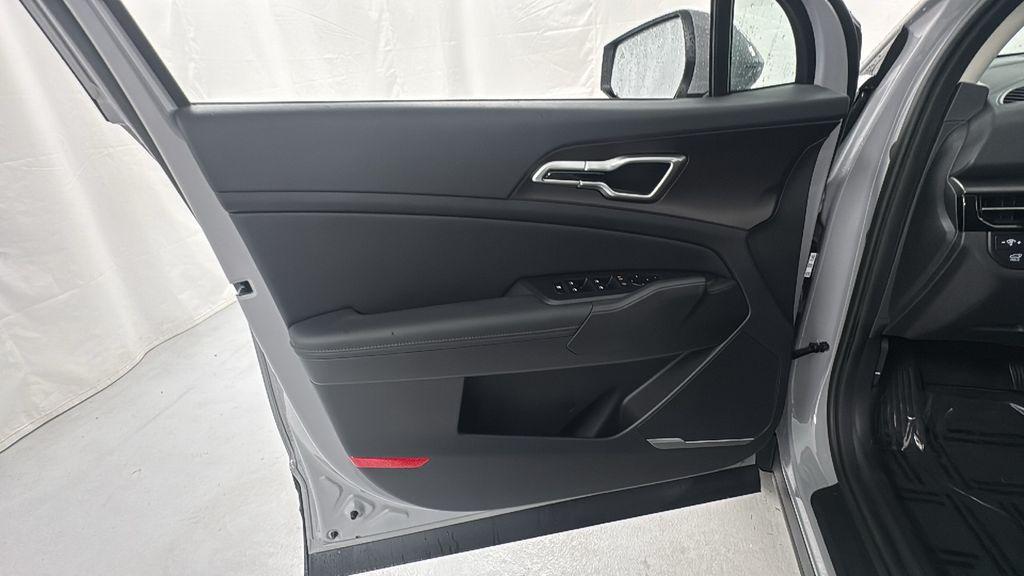 new 2026 Kia Sportage Hybrid car, priced at $32,012