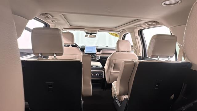 used 2023 Ford Expedition car, priced at $41,987